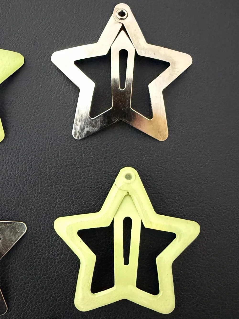 Goth Snap Metal Hair Clips Barrettes ~2 Glow in the Dark Yellow Stars, 3 Silver